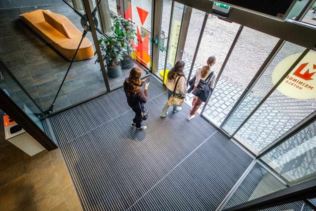 Borstelmat op maat project hotel