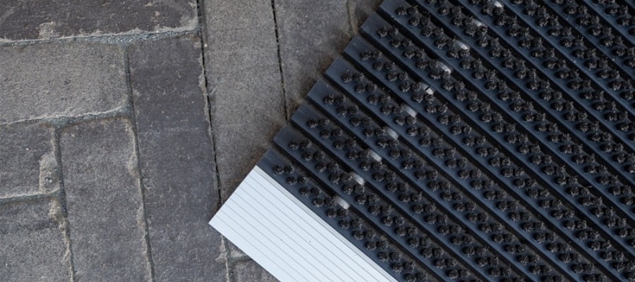 Mattigo outdoor scraper mat