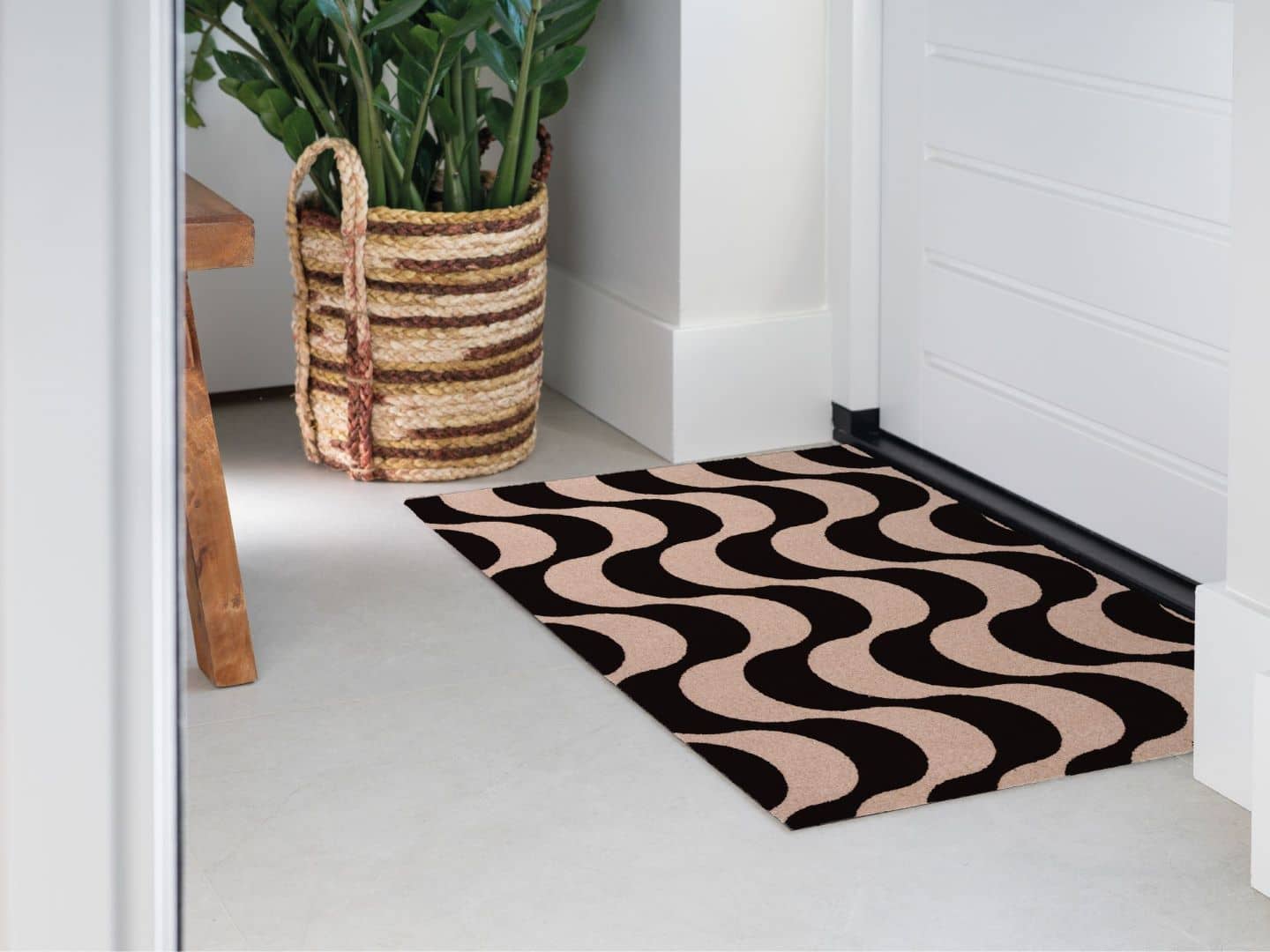 Photo of Mattigo Boogie mat black doormat at a front door